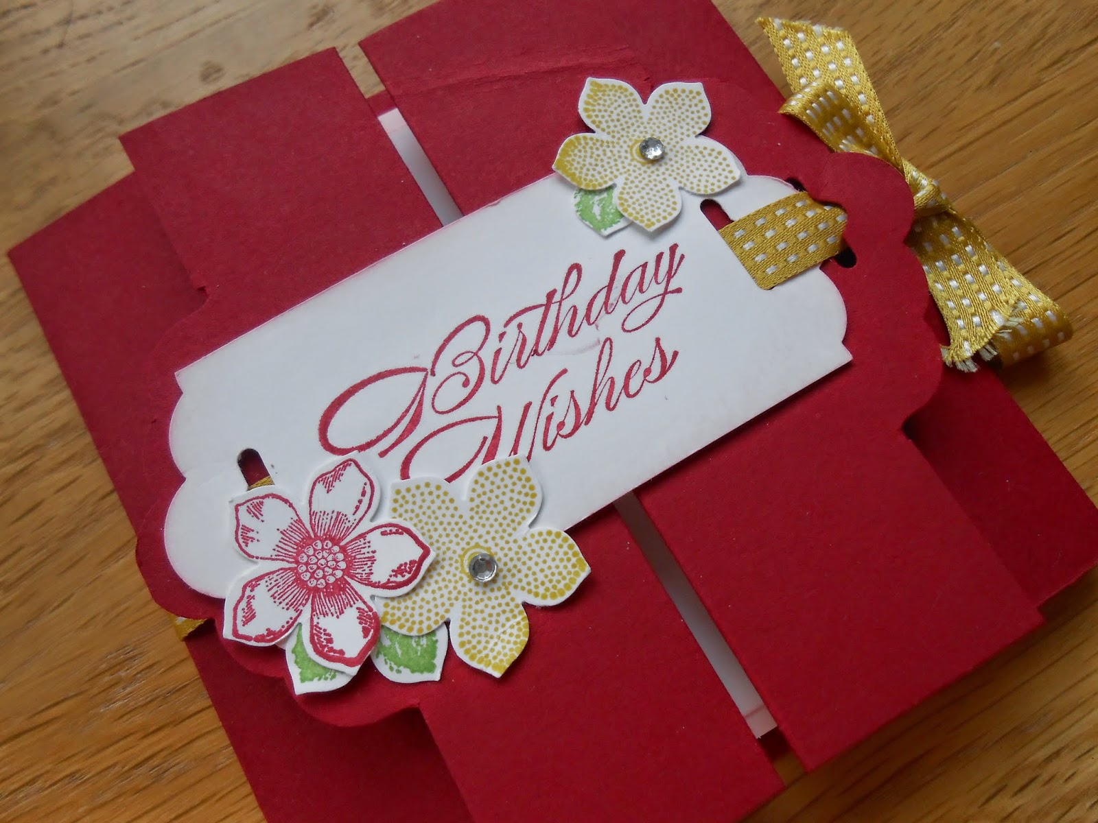 Gate fold scalloped topper tag card