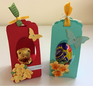 Easter scalloped tag gift holder