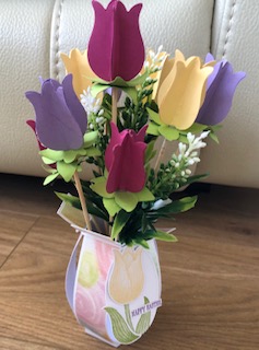 Week 2 – craft kit Tulips and Vase